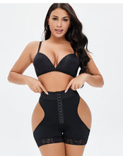 Load image into Gallery viewer, The new explosive Europe and the United States to increase the size of the buckle low waist to collect hips tight body shorts
